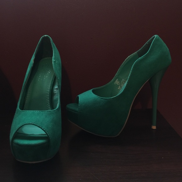 Turquoise suede high heels!