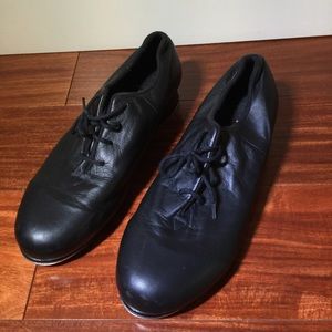 Lace up women's tap shoes