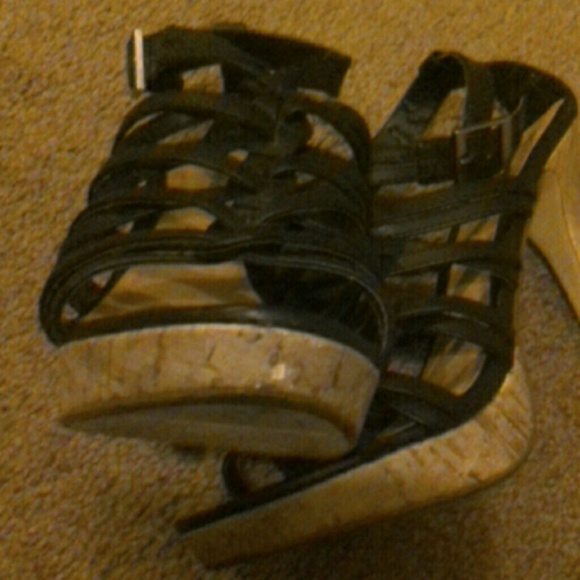 Shoes 💕 - Picture 4 of 4