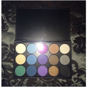 Eye shadow pallet- 15 colors