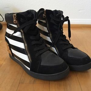 Edgy and cute wedge sneakers!