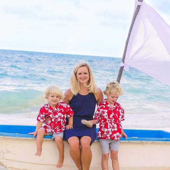 Meet your Posher, Laura - Picture 1 of 1