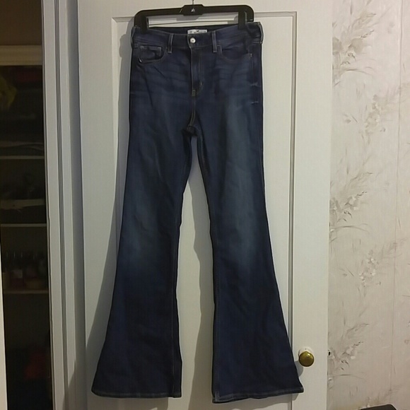 Dark highwaisted flare Hollister jeans