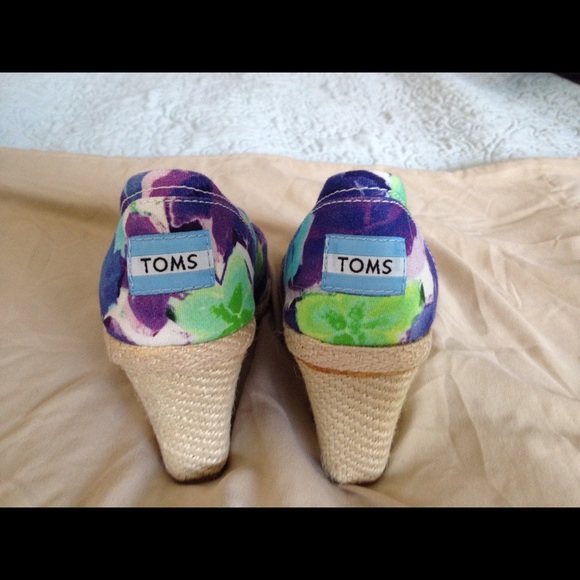 Toms purple corbel wedges.  Size 7 - Picture 3 of 4