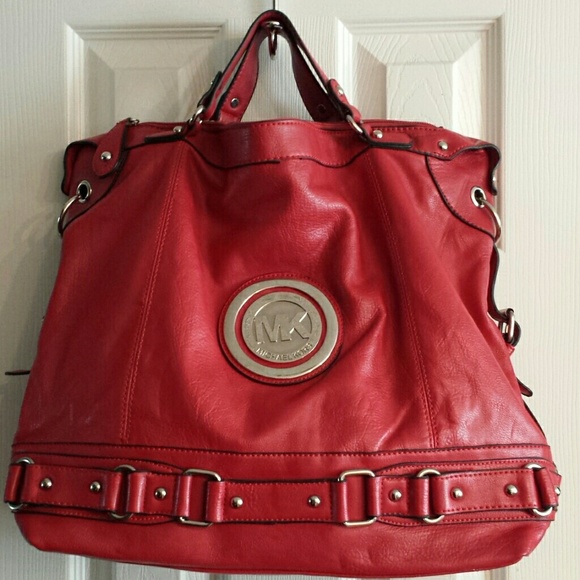 Red Fashionable Handbag