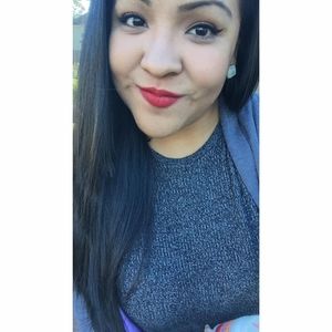 Meet your Posher, Isabel