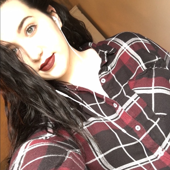 Meet your Posher, Jillian - Picture 1 of 1