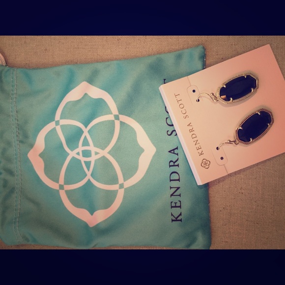 Kendra Scott | Dani Earrings.