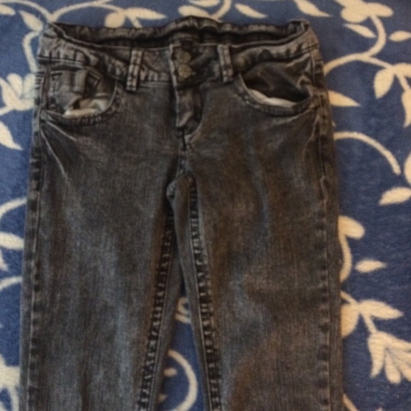 Jeans - Picture 1 of 3