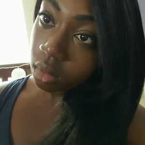 Meet your Posher, Elyse