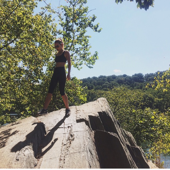 Meet your Posher, Moni - Picture 3 of 3