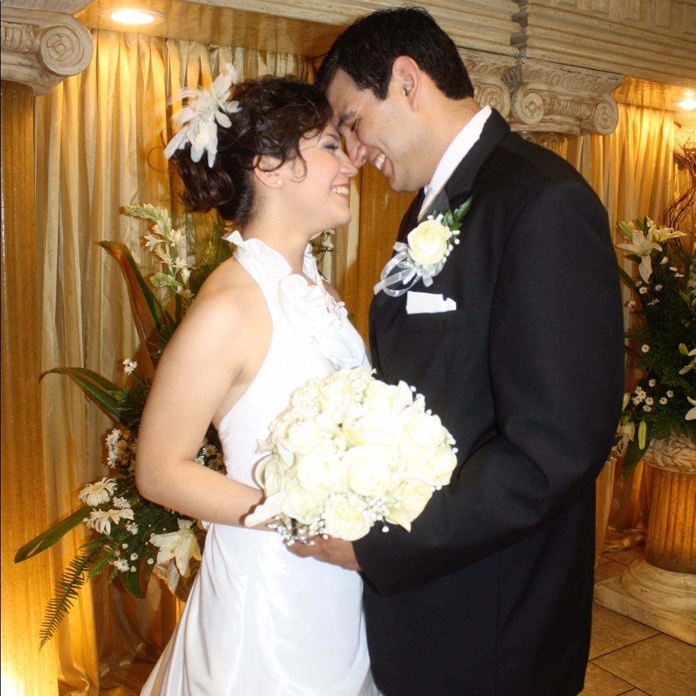 Meet your Posher, Nidia - Picture 2 of 16