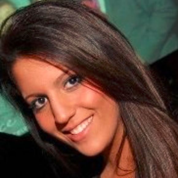 Meet your Posher, Cristina - Picture 1 of 1