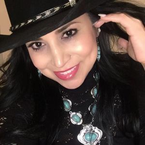 Meet your Posher, Rose