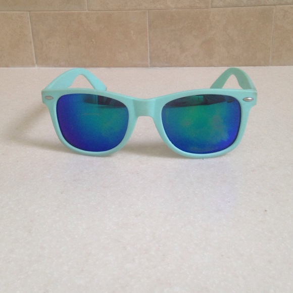 Blue reflective sunglasses