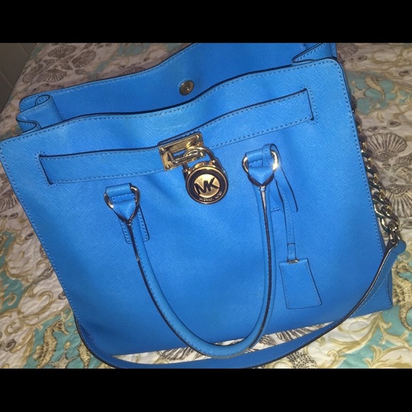 Beautiful blue color. Great Condition!