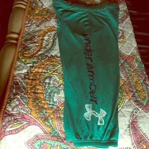 Youth XL Under Armour capris