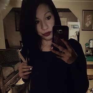 Meet your Posher, Roxana