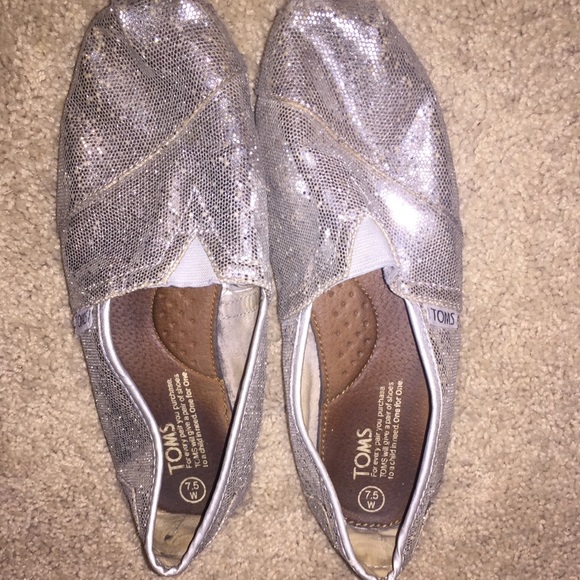 SPARKLY silver Toms size 7.5