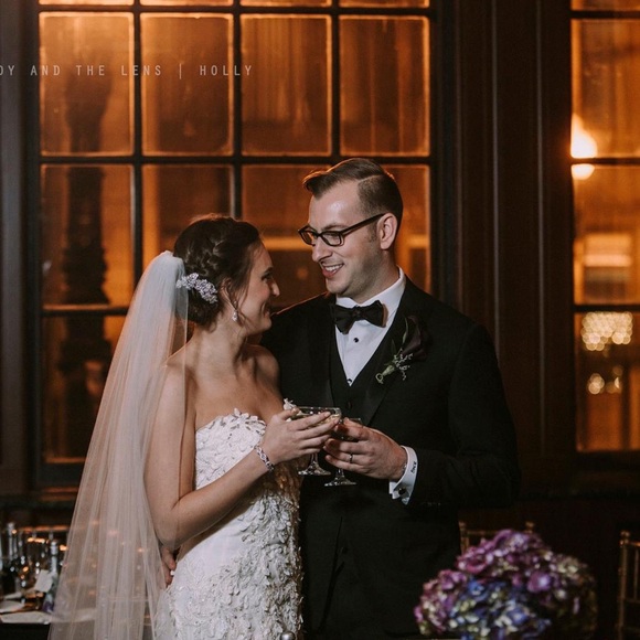 Meet your Posher, Lauren - Picture 2 of 4