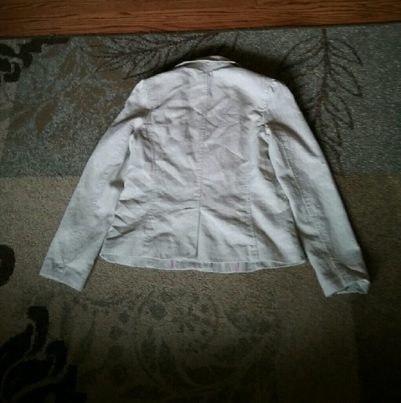 Cute Cream Colored Jacket 🥳🥳🥳 - Picture 3 of 3