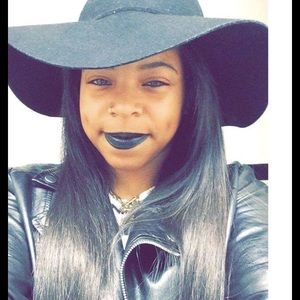 Meet your Posher, Briana