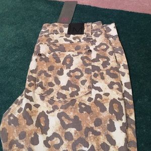 New with tags!! Material girl size 5 jegging