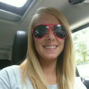 Meet your Posher, Tiffany