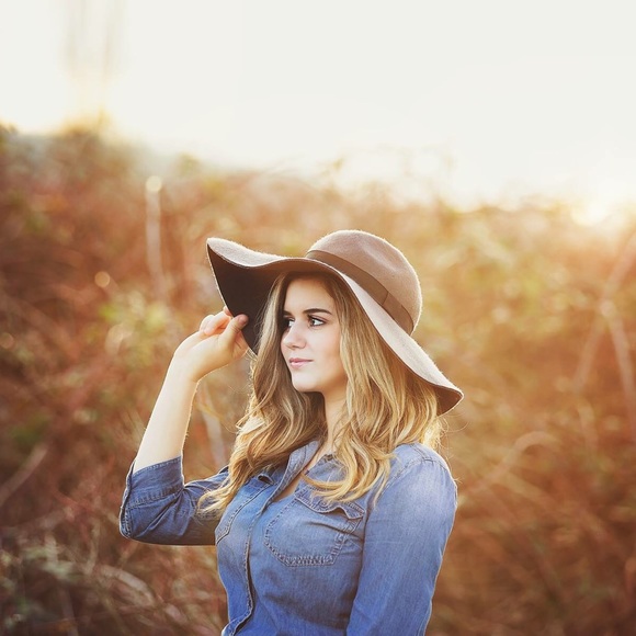 Meet your Posher, Claire