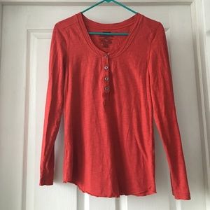 Red heathered Patagonia Henley