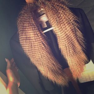 Never worn mini blazer with faux fur
