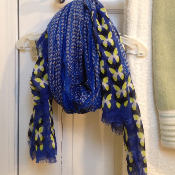 Patterned scarf