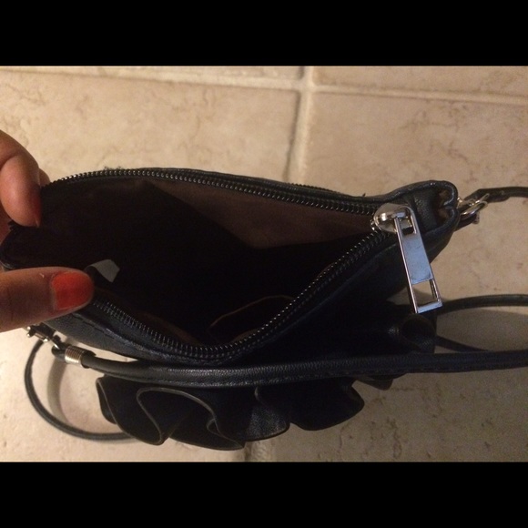 Navy flower purse - Picture 4 of 4