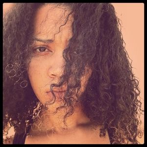 Meet your Posher, Joyce'