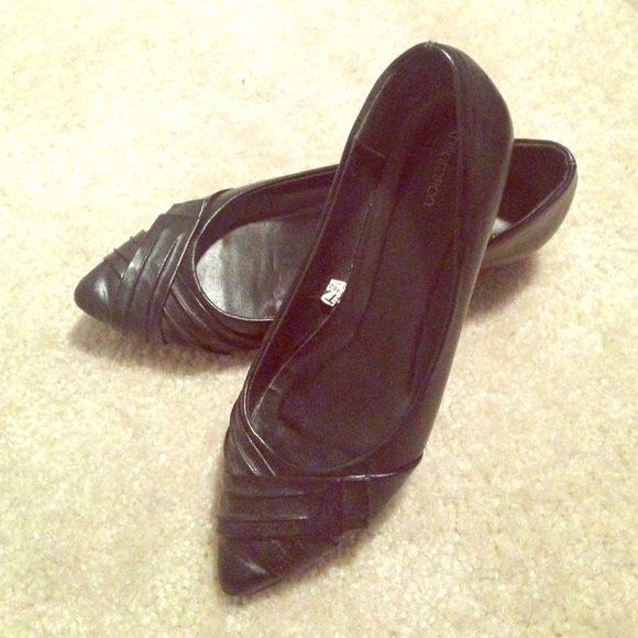 Classic pointed black flats - Picture 1 of 4