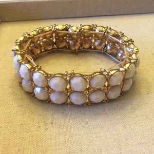 Francesca's Collection Cream Stretchy Bangle