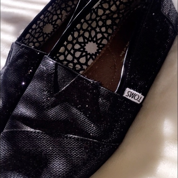 Sparkly black TOMS💖💖