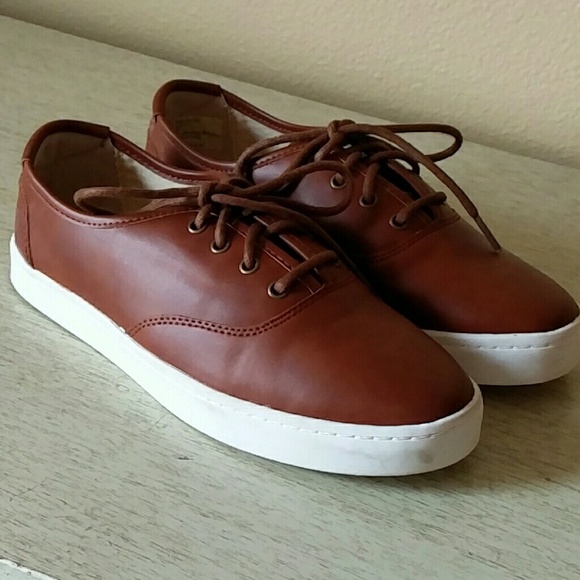 NWOT Bass Shoes