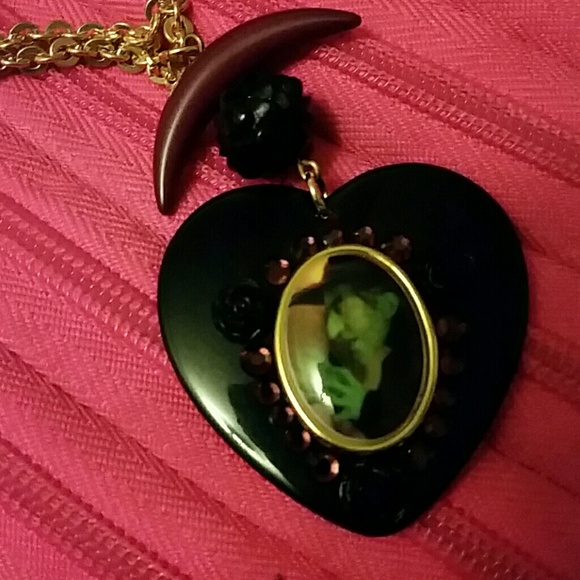 Tarina Tarantino Oz Wicked Witch necklace