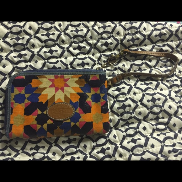 Fossil wristlet