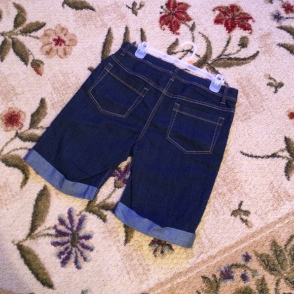 Knee length jeans brand new without tags.