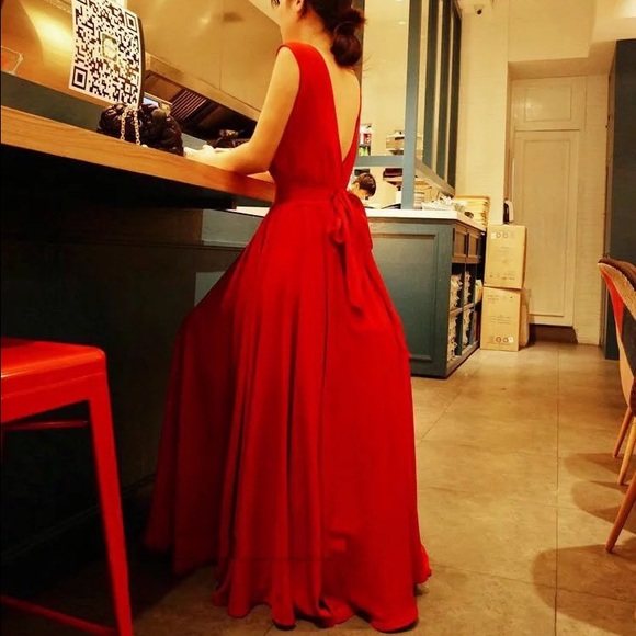 Deep V back with bow red chiffon dress / Red