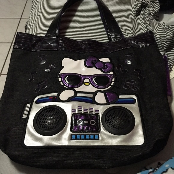 Hello Kitty Large tote with speakers!