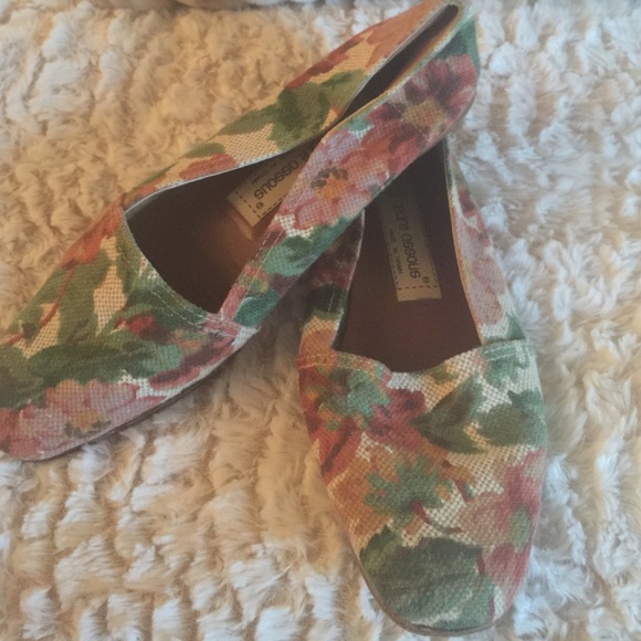 Worn canvas Flats - Picture 1 of 2