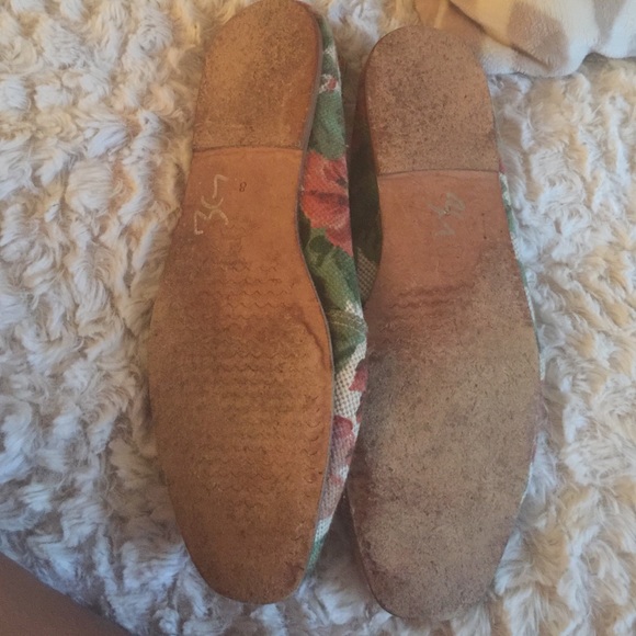 Worn canvas Flats - Picture 2 of 2