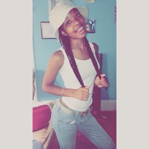 Meet your Posher, Amaya