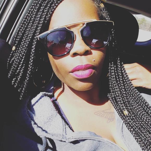 Meet your Posher, Aziza