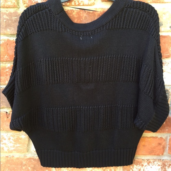 Cropped Black Sweater - Picture 2 of 3
