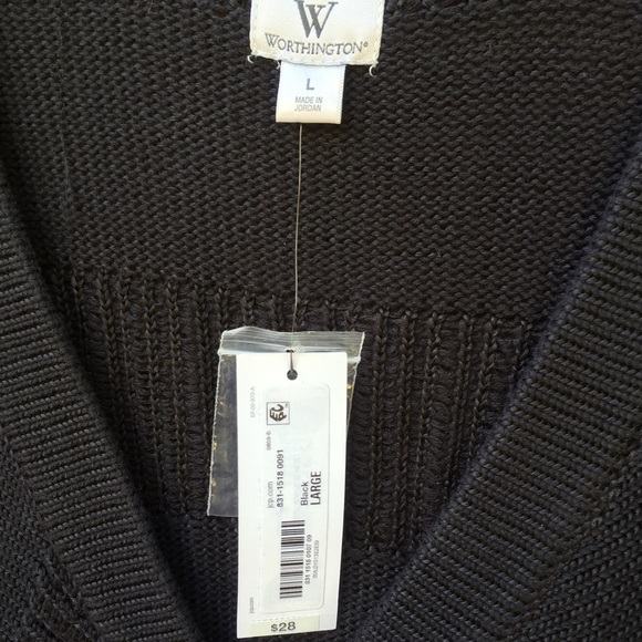 Cropped Black Sweater - Picture 3 of 3