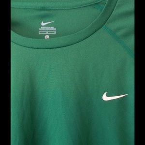 Nike Men's Vented Athletic Shirt Size L